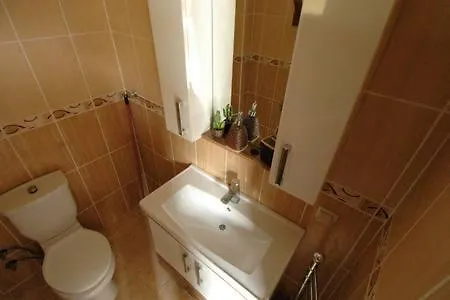Adavillas Frezya *